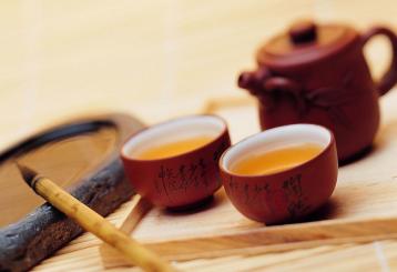 淺議茶與茶具文化